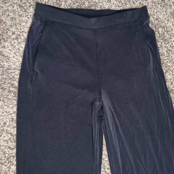 Elegant Black Women's Pants - Picture 9 of 14